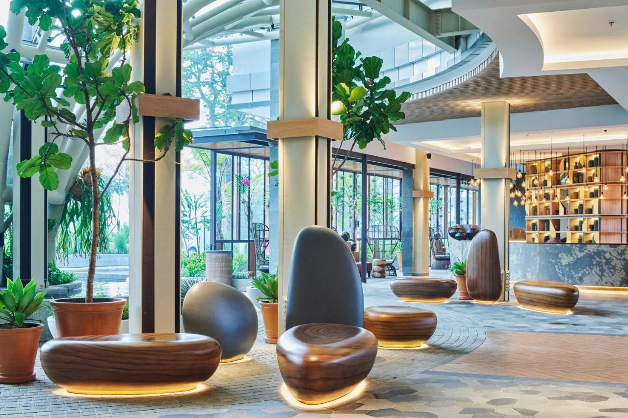 The Botanica Sanctuary Ξενοδοχείο Puncak Εξωτερικό φωτογραφία The lobby of the hotel
